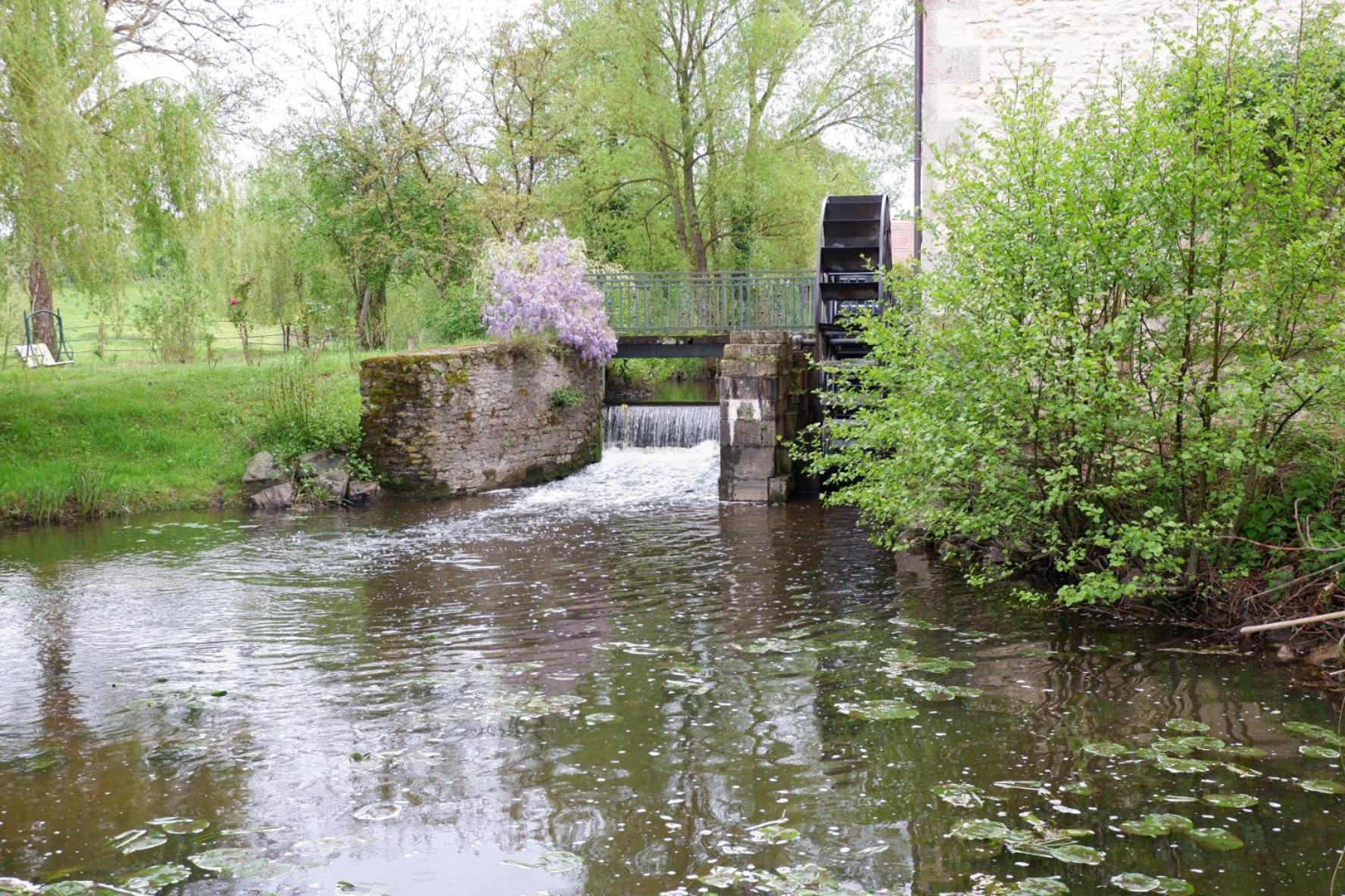 Hotel Moulin De Petoulle Charenton-du-Cher Exterior foto